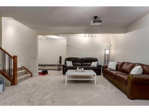 3808 Sarcee Road Sw, Calgary, AB - Indoor