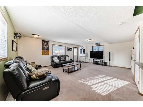 311 Mt Aberdeen Close Se, Calgary, AB - Indoor