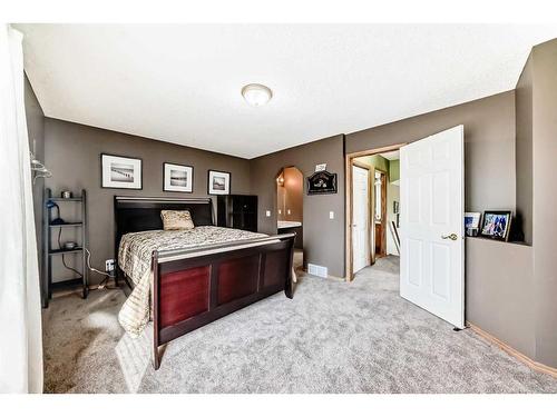 311 Mt Aberdeen Close Se, Calgary, AB - Indoor Photo Showing Bedroom