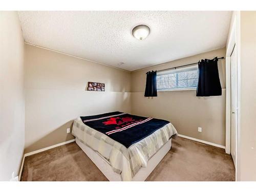 311 Mt Aberdeen Close Se, Calgary, AB - Indoor Photo Showing Bedroom