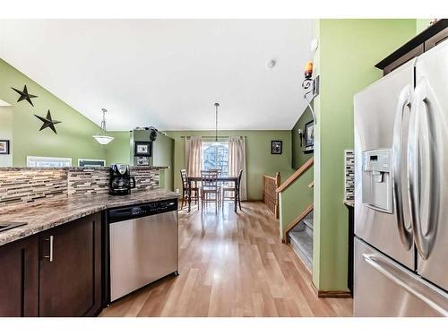 311 Mt Aberdeen Close Se, Calgary, AB - Indoor Photo Showing Kitchen