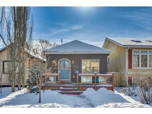 2105 Westmount Road Nw, Calgary, AB - Outdoor