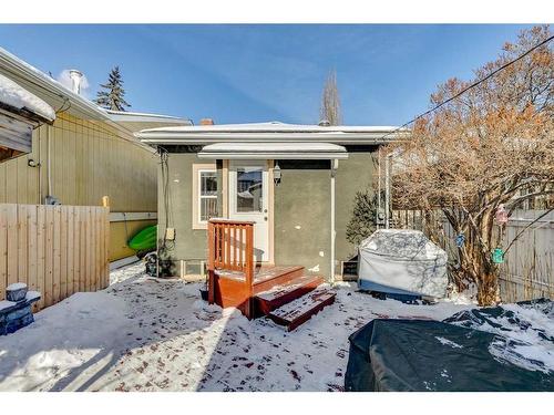 2105 Westmount Road Nw, Calgary, AB - Outdoor