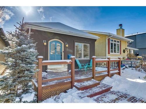 2105 Westmount Road Nw, Calgary, AB - Outdoor