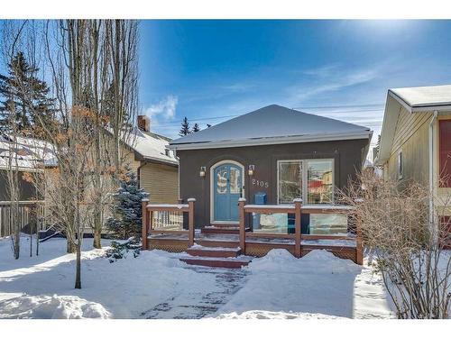 2105 Westmount Road Nw, Calgary, AB - Outdoor