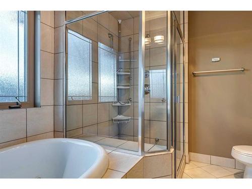 3306 21 Street Sw, Calgary, AB - Indoor Photo Showing Bathroom