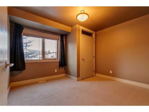 3306 21 Street Sw, Calgary, AB - Indoor Photo Showing Other Room