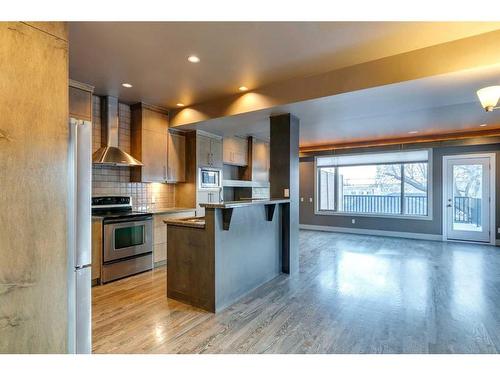 3306 21 Street Sw, Calgary, AB - Indoor Photo Showing Kitchen