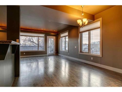 3306 21 Street Sw, Calgary, AB - Indoor Photo Showing Other Room