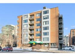 570-310 8 Street SW Calgary, AB T2P 3P3