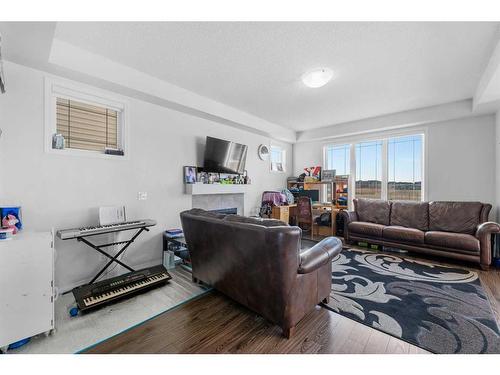 106 Cityscape Way Ne, Calgary, AB - Indoor Photo Showing Living Room