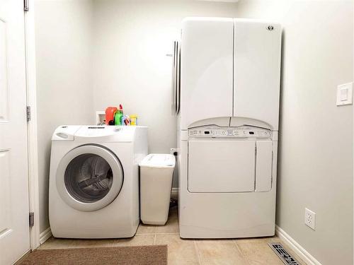 84 Kincora Terrace Nw, Calgary, AB - Indoor Photo Showing Laundry Room