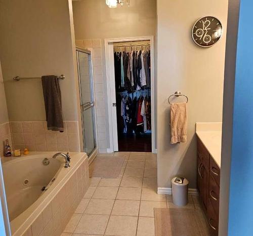 84 Kincora Terrace Nw, Calgary, AB - Indoor Photo Showing Bathroom