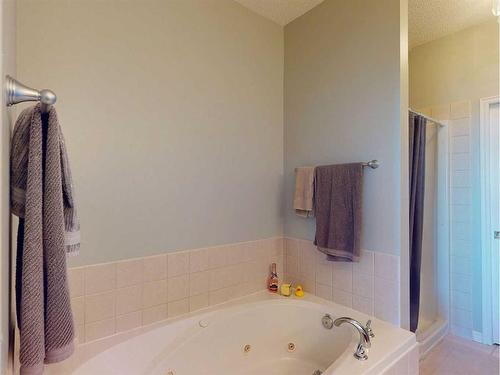 84 Kincora Terrace Nw, Calgary, AB - Indoor Photo Showing Bathroom