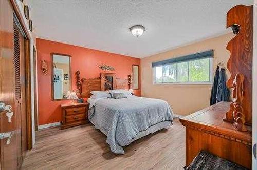 132 Silver Valley Rise Nw, Calgary, AB - Indoor Photo Showing Bedroom