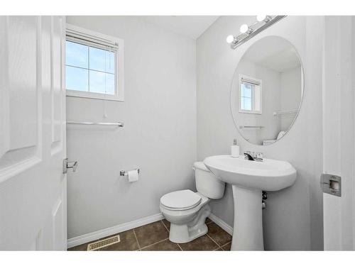 27 Copperfield Court Se, Calgary, AB - Indoor Photo Showing Bathroom