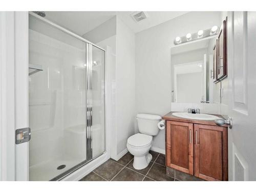 27 Copperfield Court Se, Calgary, AB - Indoor Photo Showing Bathroom