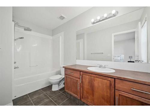 27 Copperfield Court Se, Calgary, AB - Indoor Photo Showing Bathroom