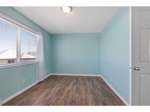 153 Everhollow Heights Sw, Calgary, AB - Indoor Photo Showing Other Room