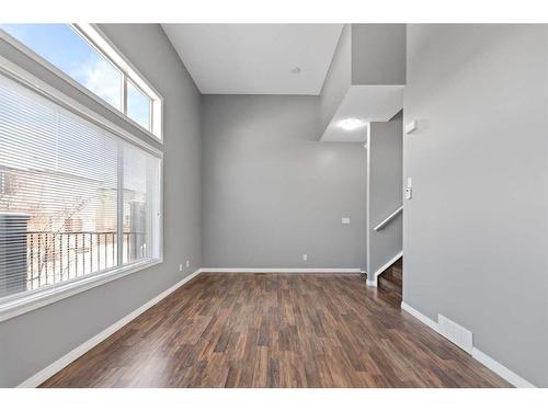 153 Everhollow Heights Sw, Calgary, AB - Indoor Photo Showing Other Room