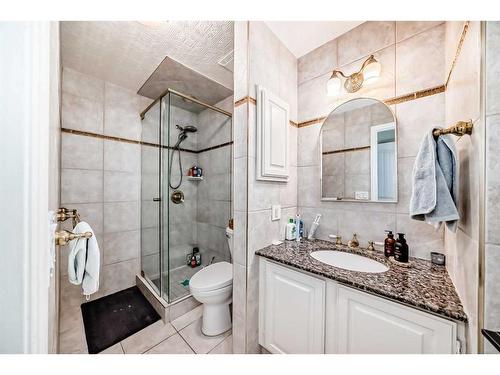 28 Hawkfield Place Nw, Calgary, AB - Indoor Photo Showing Bathroom