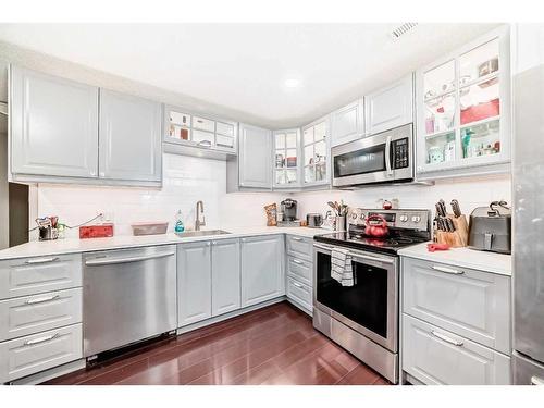 28 Hawkfield Place Nw, Calgary, AB - Indoor Photo Showing Kitchen With Upgraded Kitchen