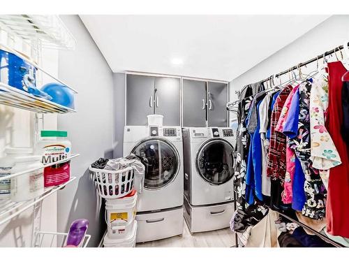 28 Hawkfield Place Nw, Calgary, AB - Indoor Photo Showing Laundry Room