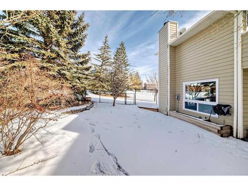 28 Hawkfield Place Nw, Calgary, AB - Outdoor