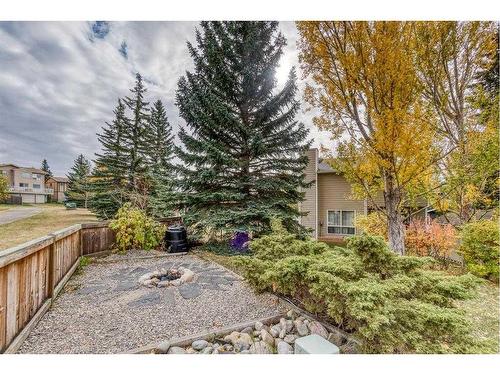 28 Hawkfield Place Nw, Calgary, AB - Outdoor