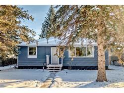 8623 48 Avenue NW Calgary, AB T3B 2B3