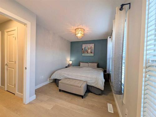 18 Sage Meadows Terrace Nw, Calgary, AB - Indoor Photo Showing Bedroom