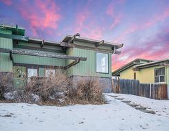 527 Sabrina Road SW Calgary, AB T2W 1Y7