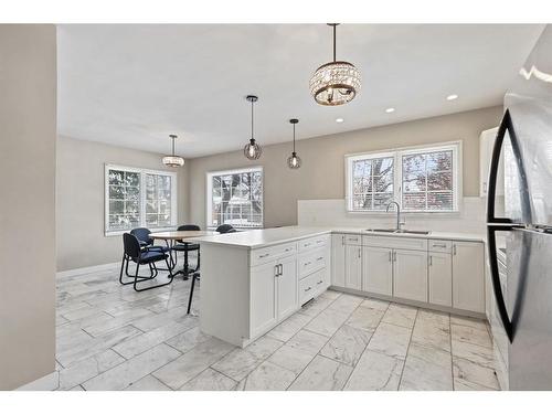 601 30 Avenue Sw, Calgary, AB - Indoor Photo Showing Kitchen With Double Sink