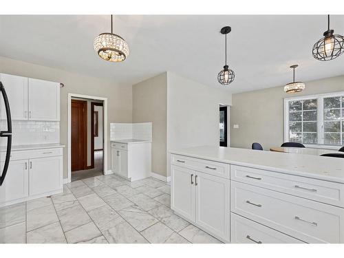 601 30 Avenue Sw, Calgary, AB - Indoor Photo Showing Kitchen