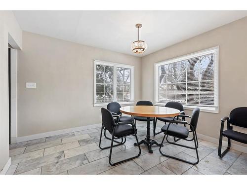 601 30 Avenue Sw, Calgary, AB - Indoor Photo Showing Dining Room