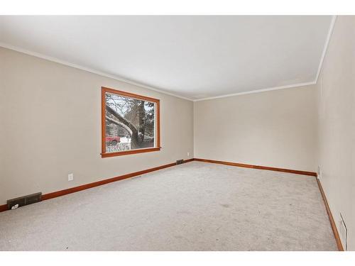 601 30 Avenue Sw, Calgary, AB - Indoor Photo Showing Other Room