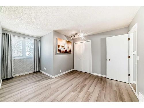 83 Ranchridge Way Nw, Calgary, AB - Indoor Photo Showing Other Room