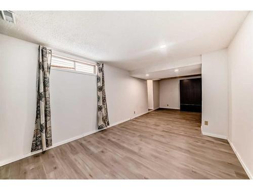 83 Ranchridge Way Nw, Calgary, AB - Indoor Photo Showing Other Room