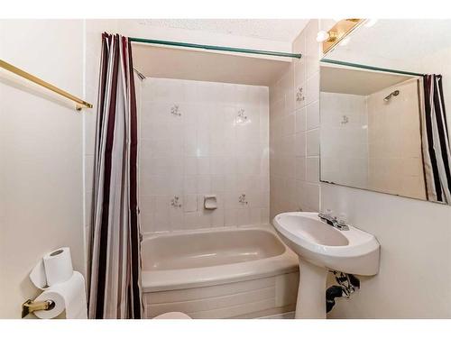 83 Ranchridge Way Nw, Calgary, AB - Indoor Photo Showing Bathroom