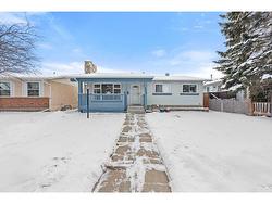 5519 4 Avenue NE Calgary, AB T2A 3X9