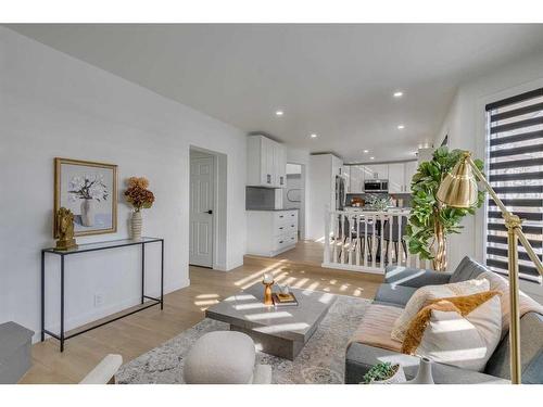 72 Mckenna Way Se, Calgary, AB - Indoor Photo Showing Living Room