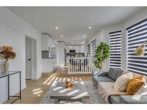 72 Mckenna Way Se, Calgary, AB - Indoor Photo Showing Living Room