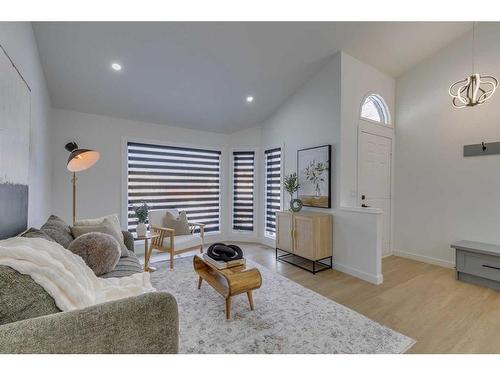 72 Mckenna Way Se, Calgary, AB - Indoor Photo Showing Bedroom