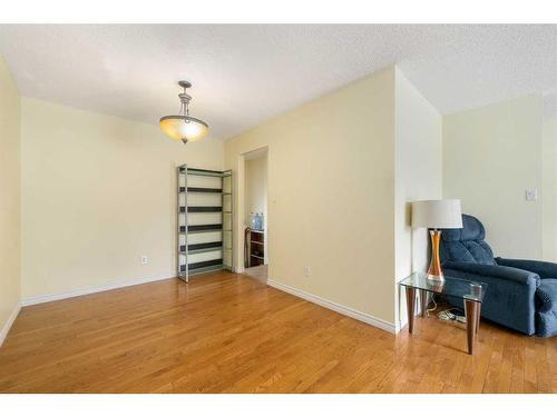 8 Oakvale Place Sw, Calgary, AB - Indoor