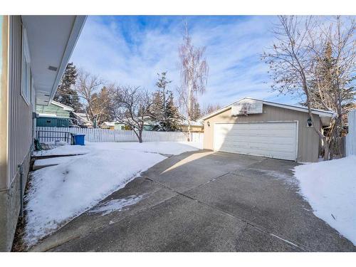 8 Oakvale Place Sw, Calgary, AB - Outdoor