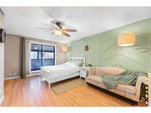 39 Ranch Glen Drive Nw, Calgary, AB - Indoor Photo Showing Bedroom