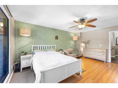 39 Ranch Glen Drive Nw, Calgary, AB - Indoor Photo Showing Bedroom