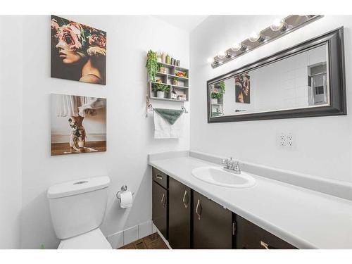 39 Ranch Glen Drive Nw, Calgary, AB - Indoor Photo Showing Bathroom