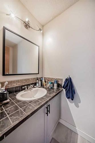 247 Martindale Boulevard Ne, Calgary, AB - Indoor Photo Showing Bathroom