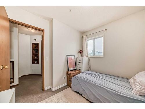 247 Martindale Boulevard Ne, Calgary, AB - Indoor Photo Showing Bedroom